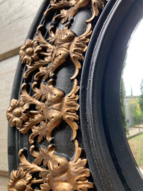 Witch's mirror or convex mirror