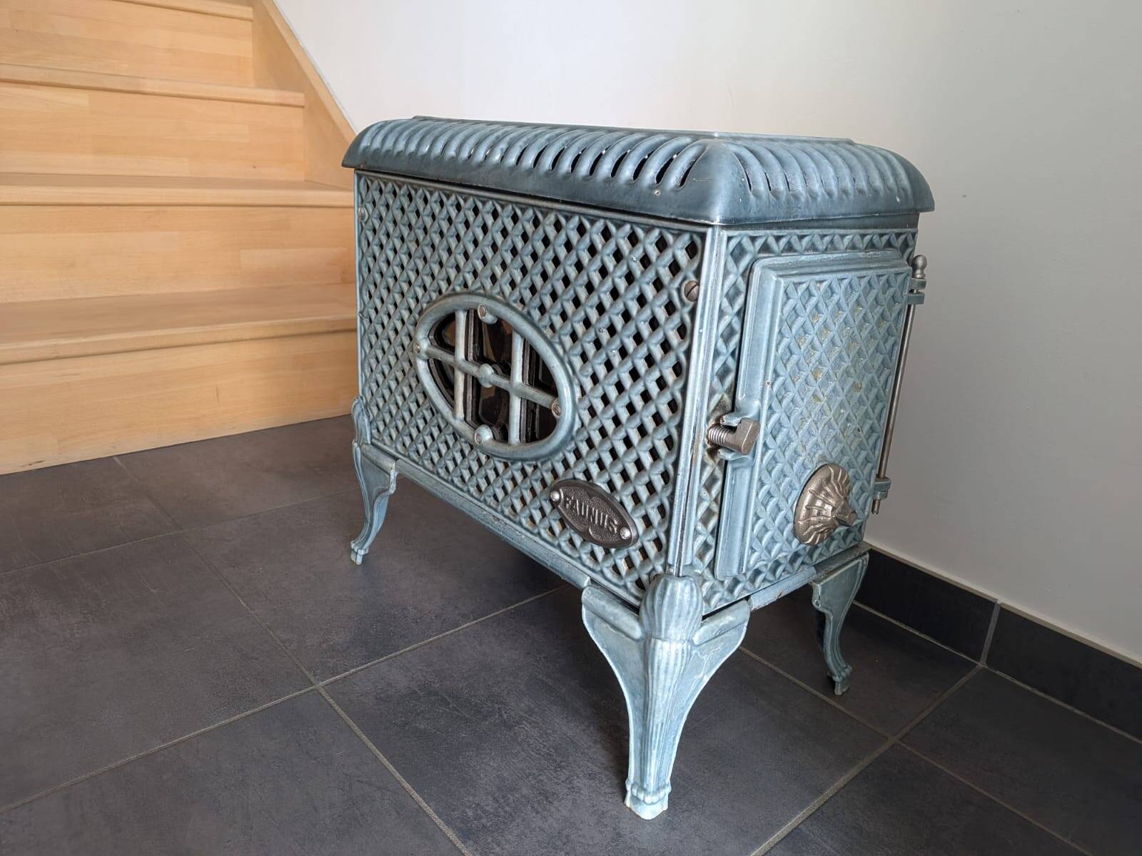 Antique enamelled cast iron stove "Faunus" – renovated