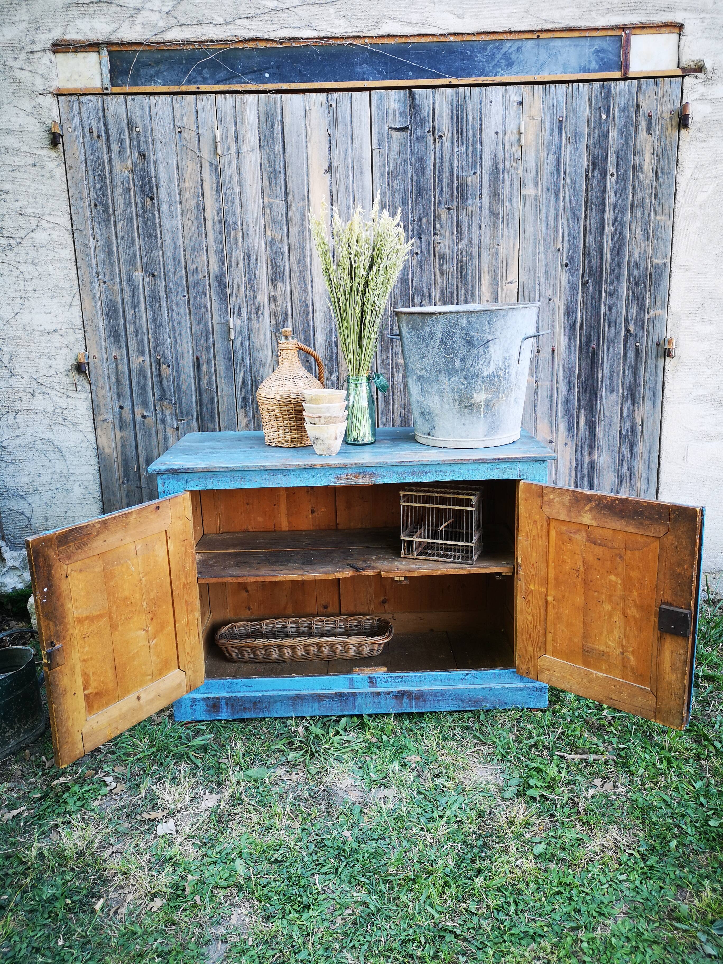 Buffet campagne patiné bleu