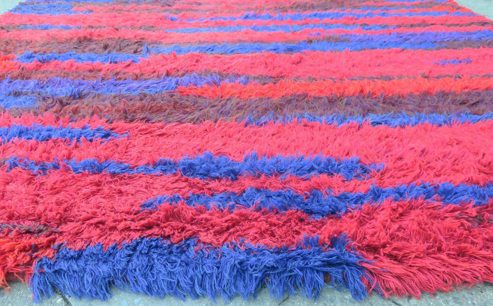 Tapis à poils longs noué à la main du milieu du siècle par Walter Mack, étiqueté - années 1960