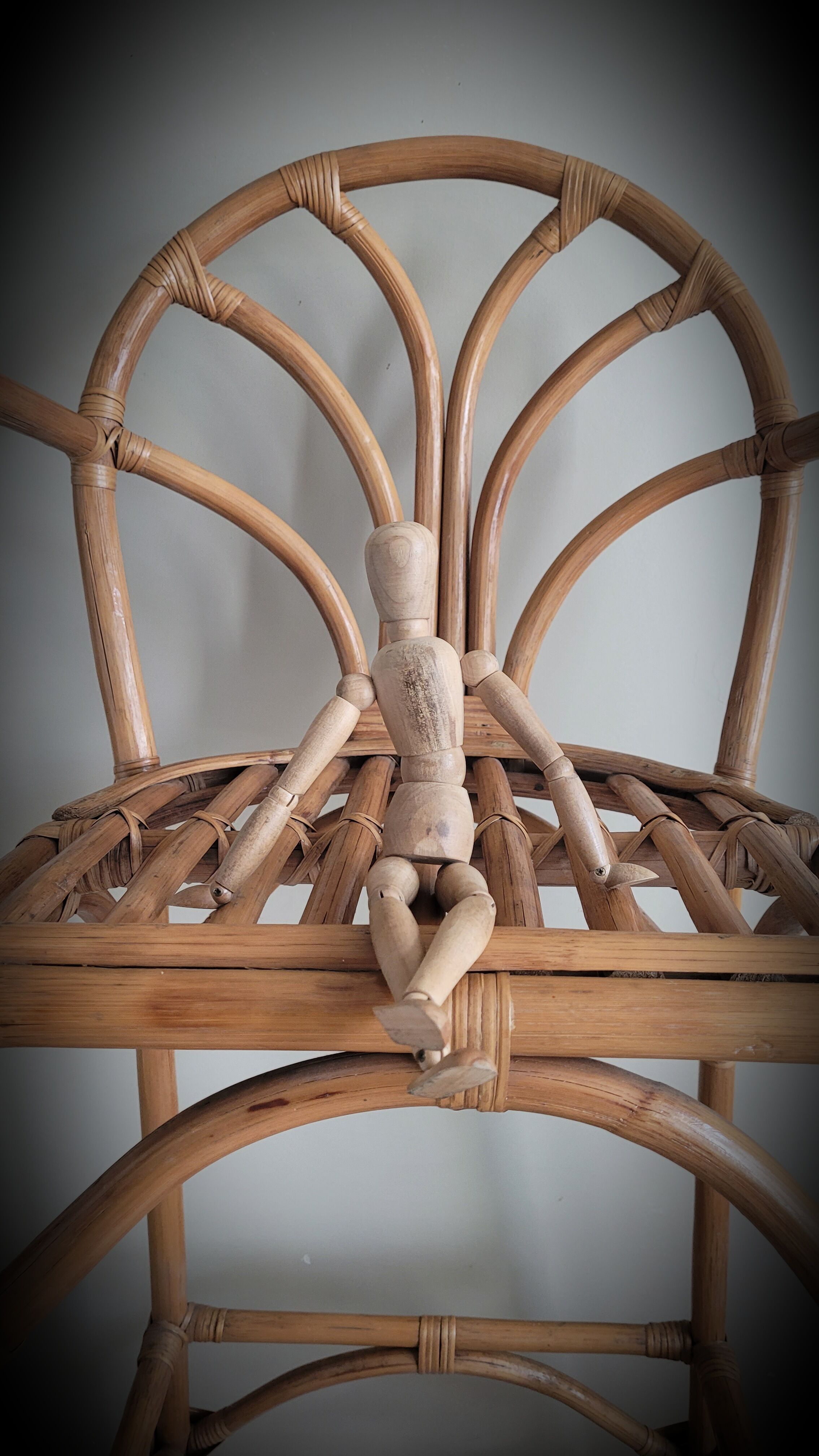 High bar rattan stool