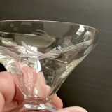 Set of 6 vintage cups in very good condition.