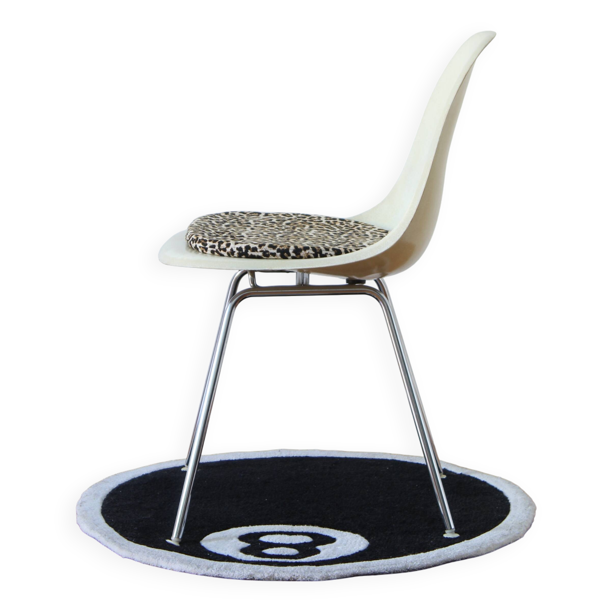 DSX fiberglass chair by Charles & Ray Eames for Herman Miller