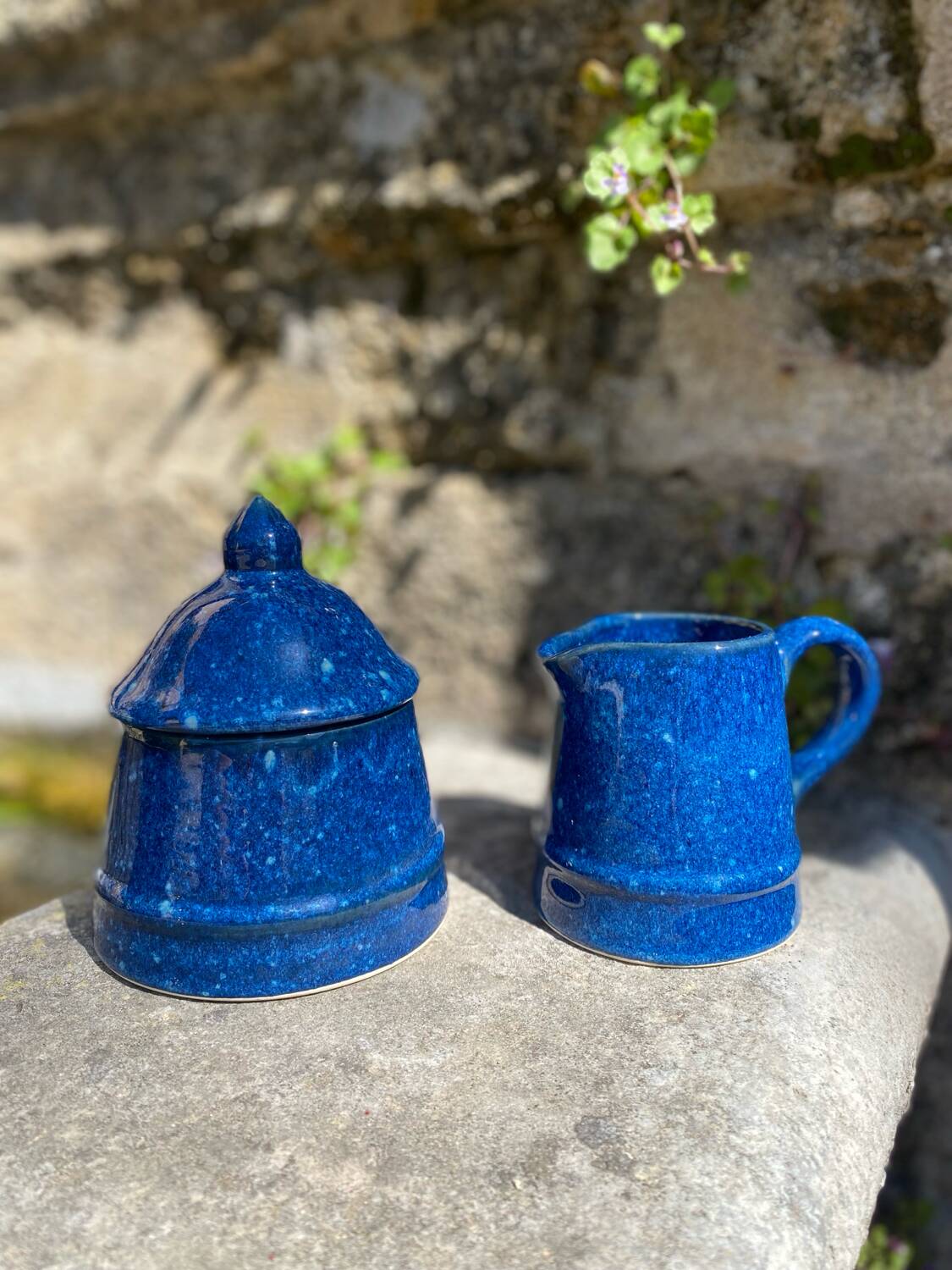 Sucrier et pot à lait bleu en céramique