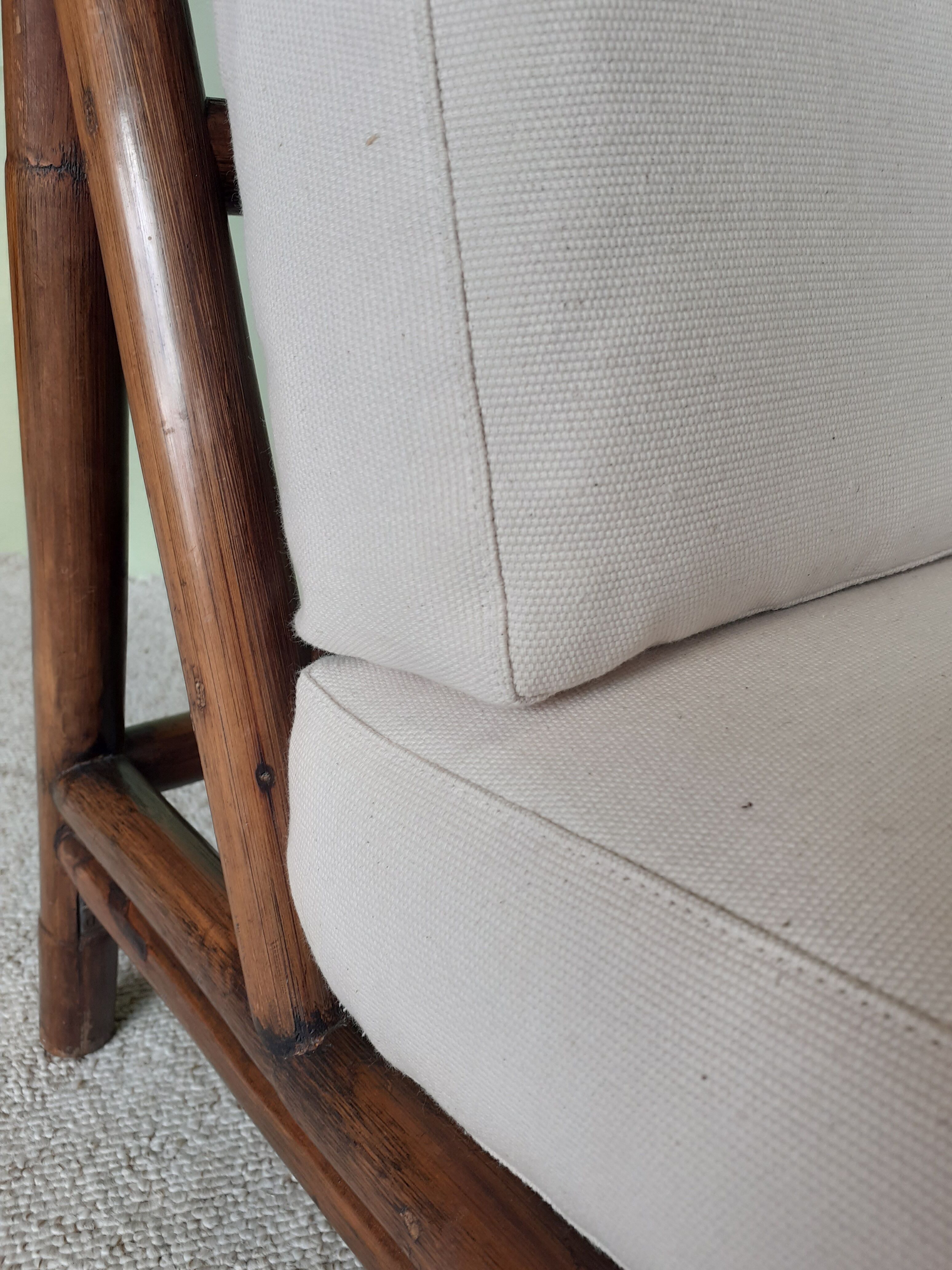 Bamboo heater and ottoman sound