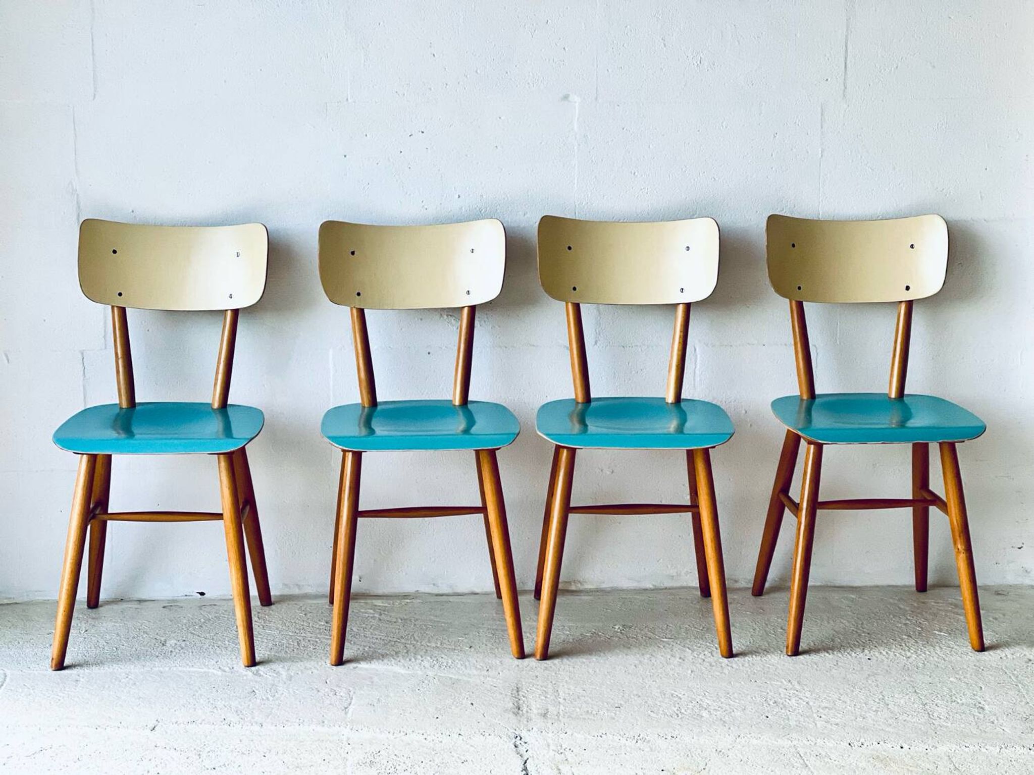 Chaises Birtro de Ton, années 1960.