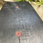 Table basse bois brûlé