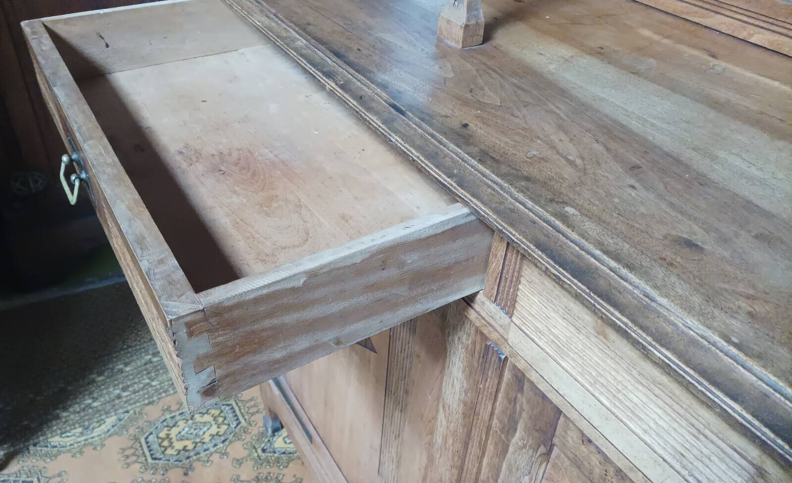 Art Nouveau Art Deco buffet in blonde walnut