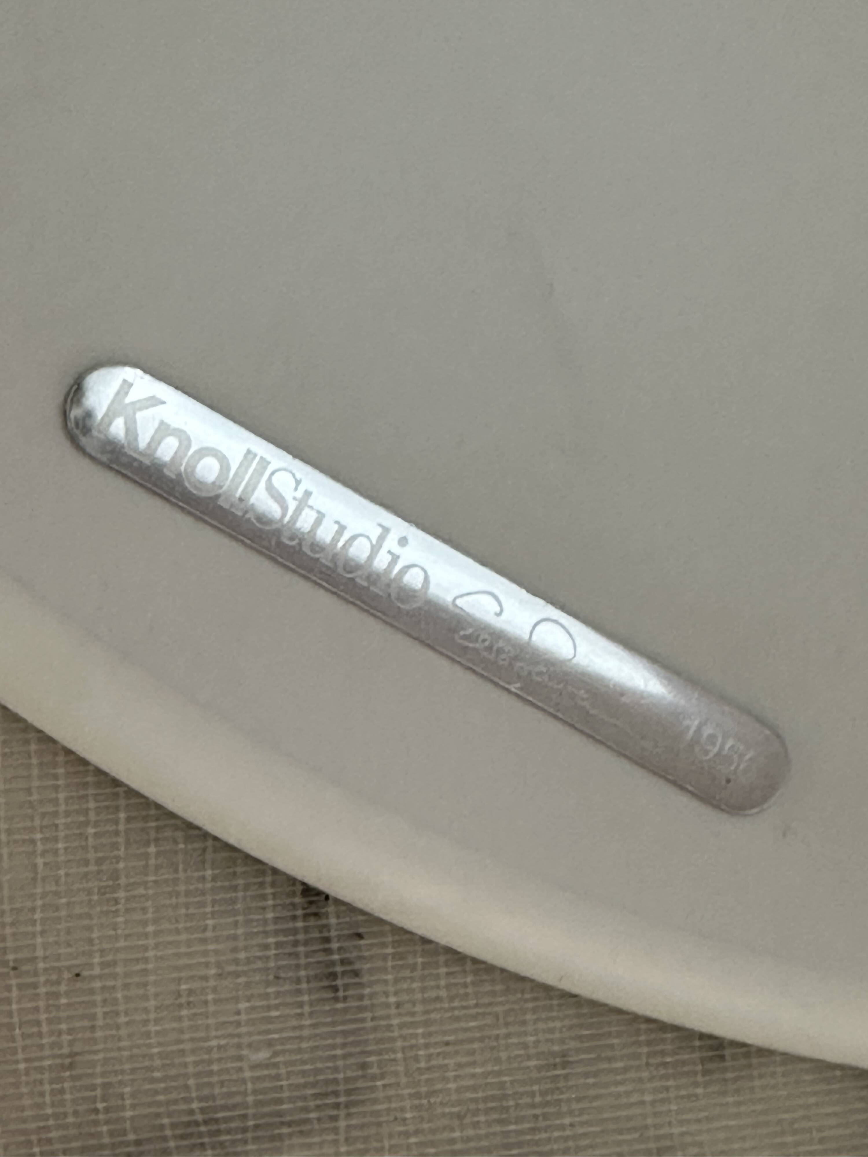 Authentic Tulip Knoll table