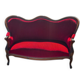 Canapé style Louis XV en bois mouluré – tissu velours rouge - XIX e s