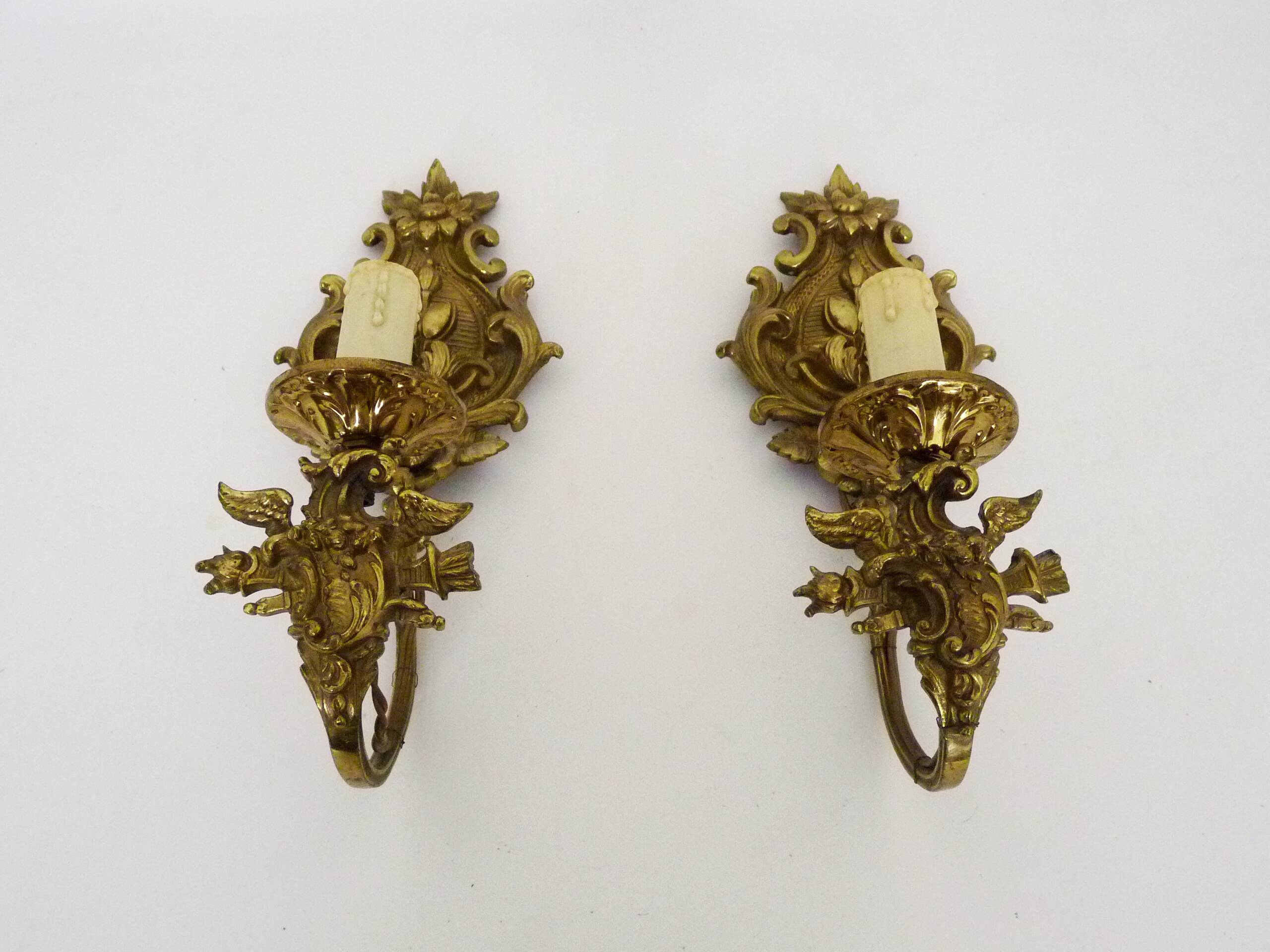 Vintage pair of 1950s gilt brass wall sconces