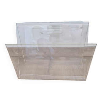Plexiglas magazine rack