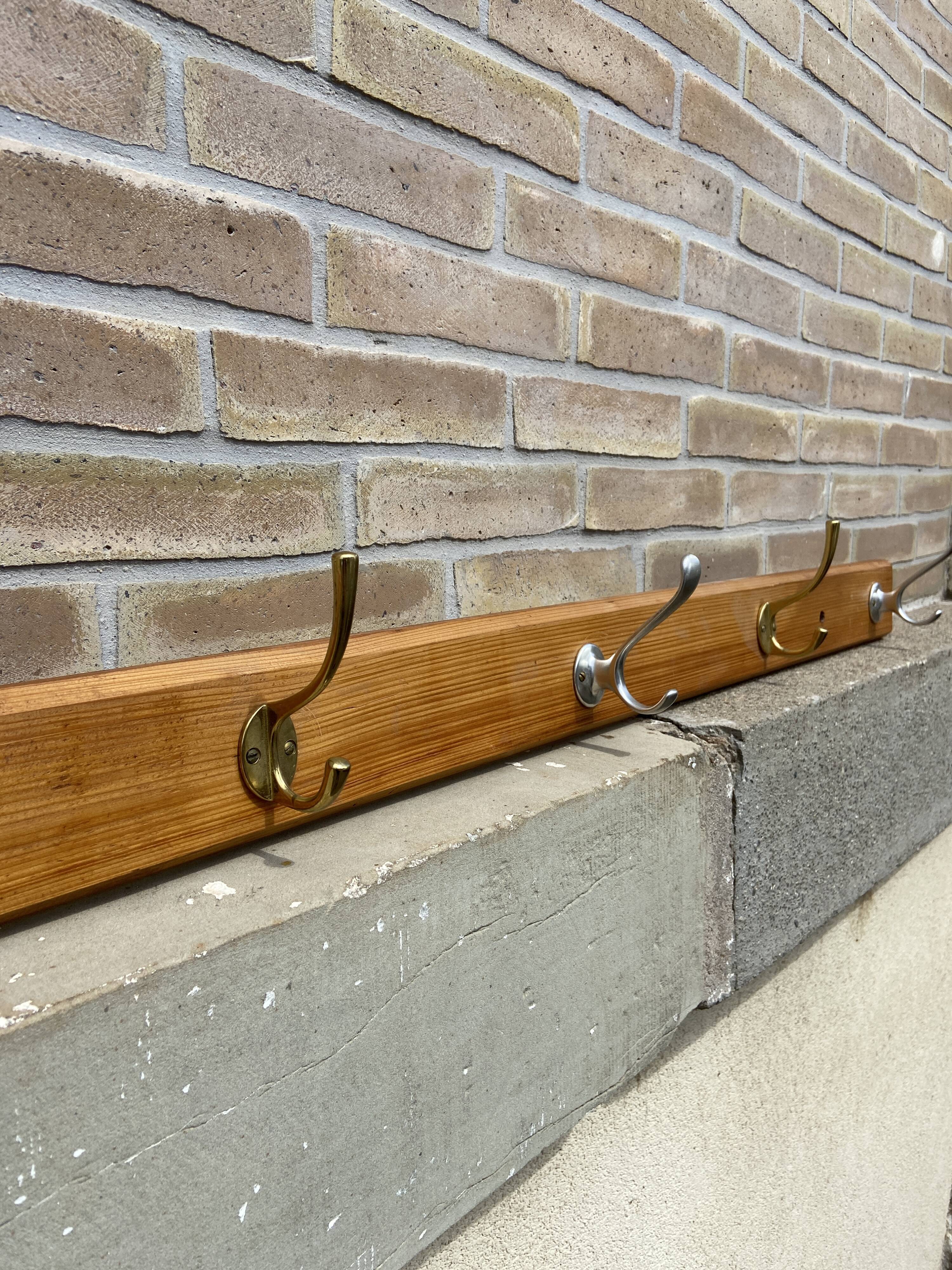 Wall coat rack in pine 1970