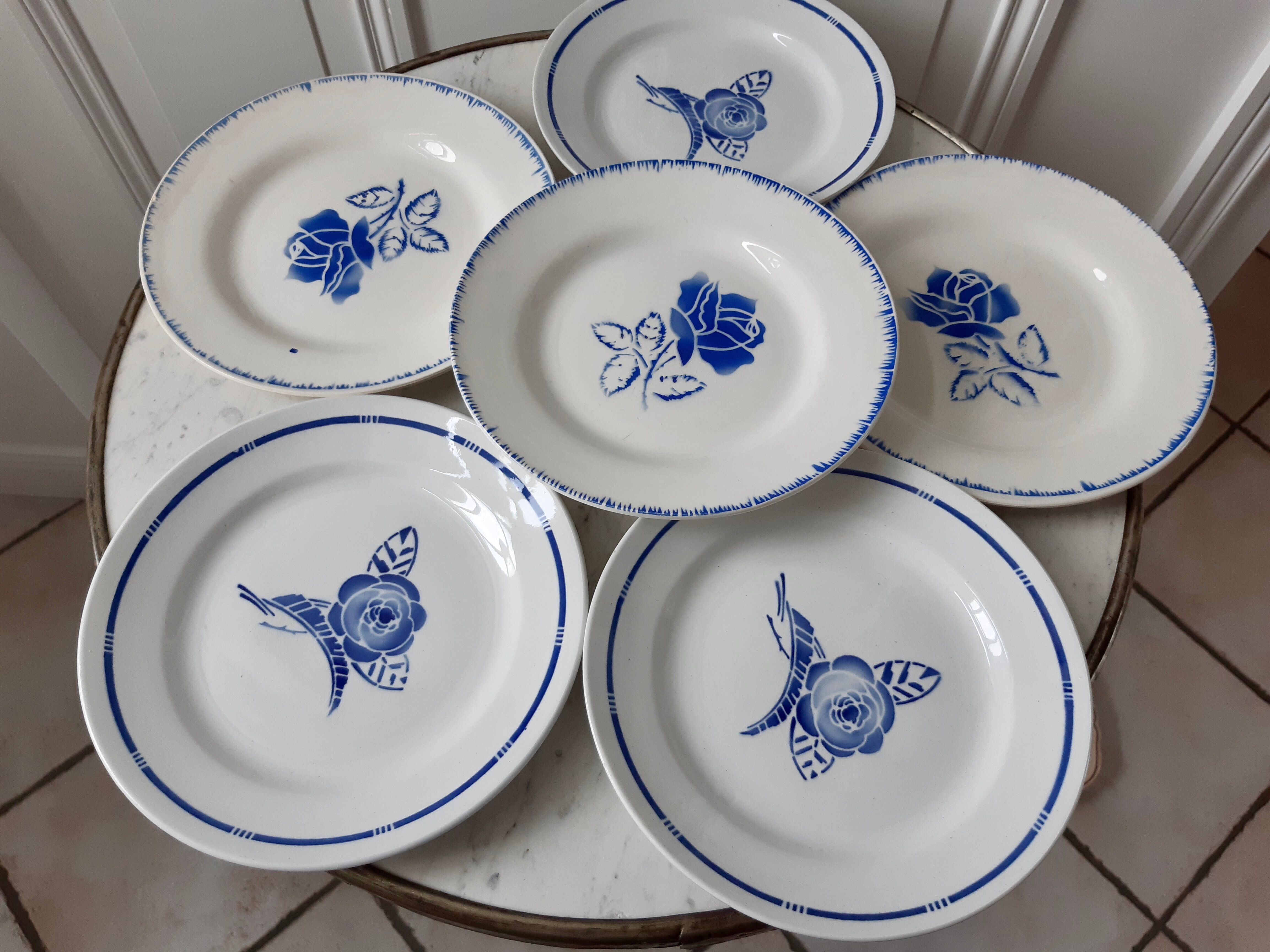 Set of 6 mismatched blue flat plates Digoin Sarreguemines and Saint-Amand