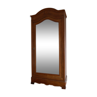 Hat gendarme armoire