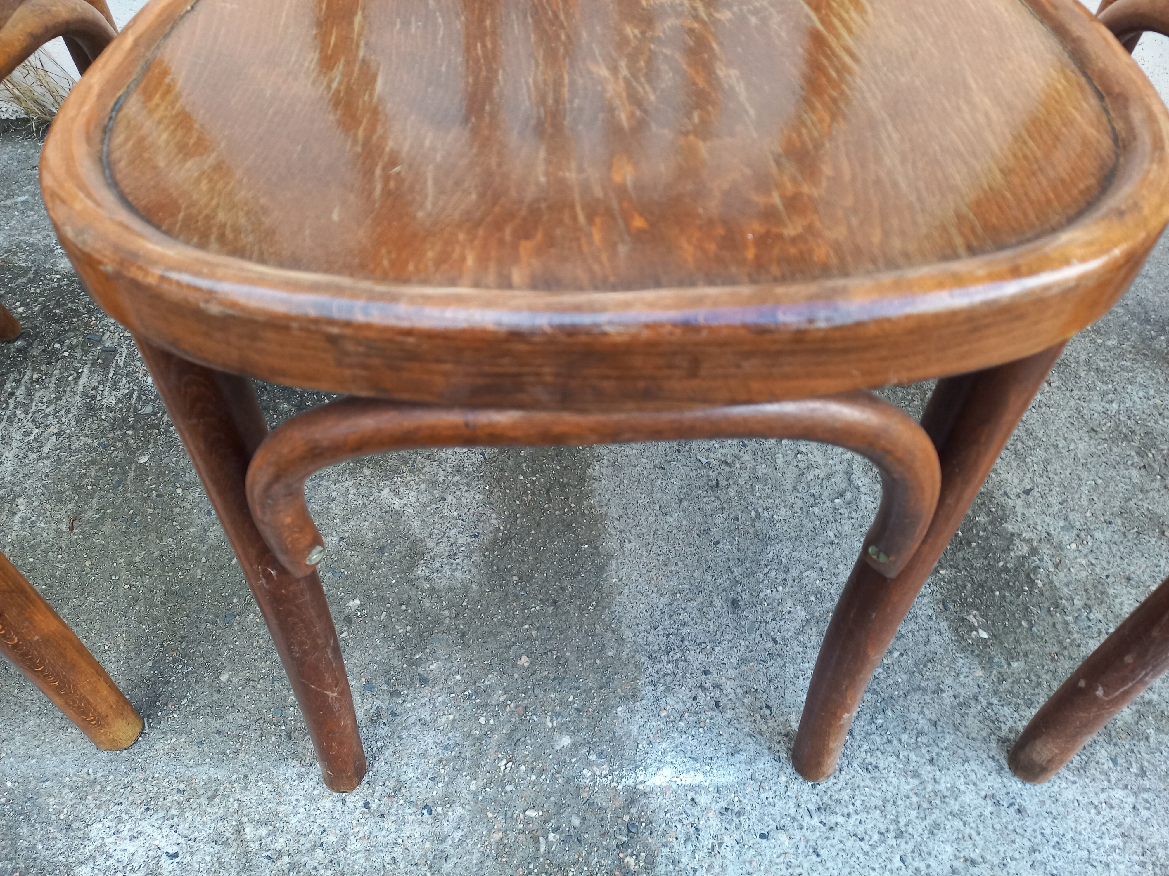 Chaises bistrot vintage
