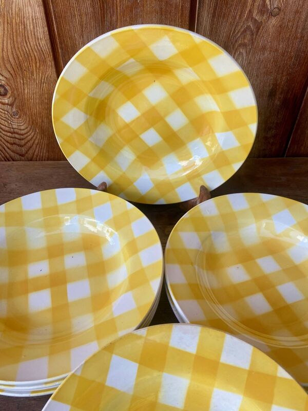 Lot de 12 assiettes creuses Digoin Sarreguemines modèle Ecossais jaune