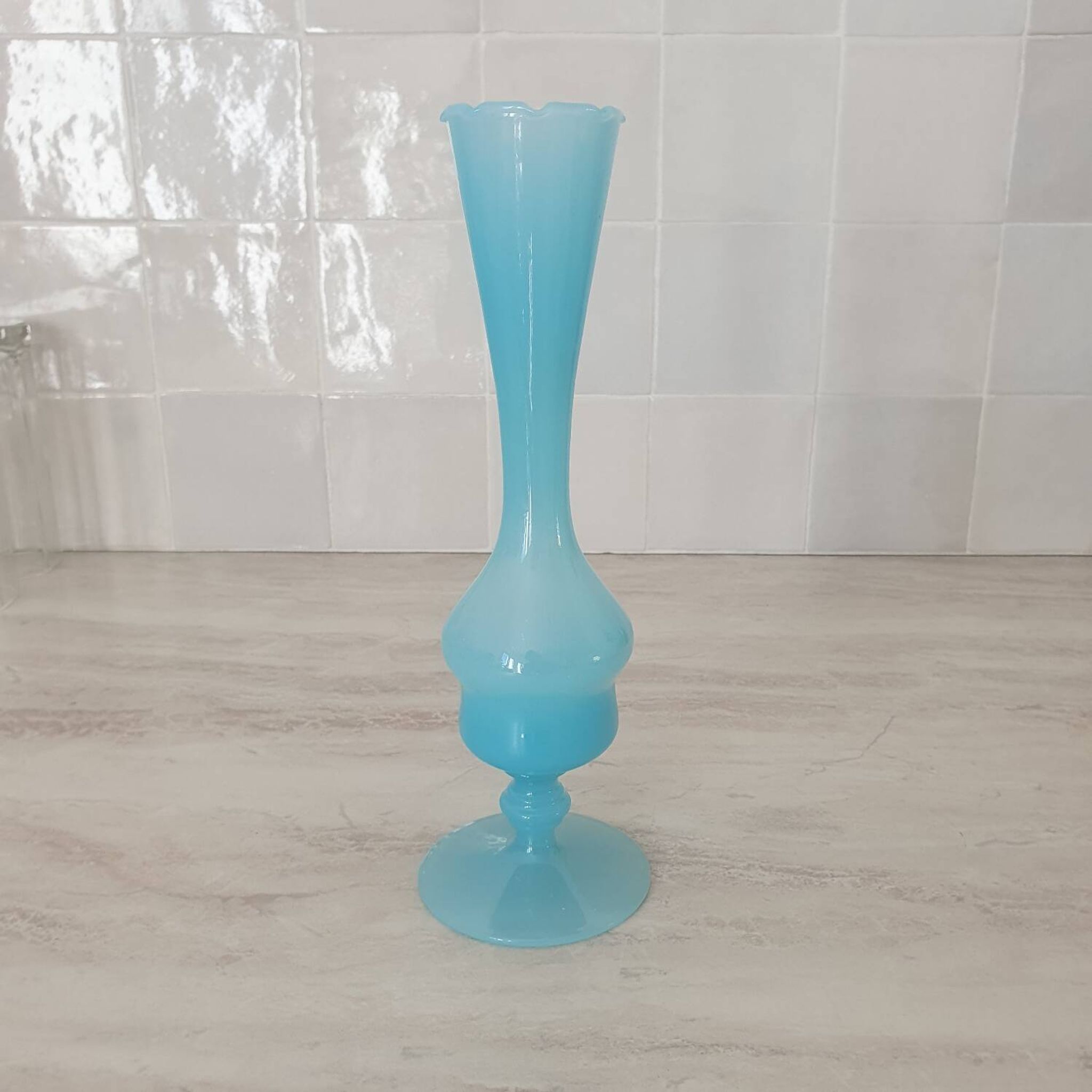 Soliflore / Vase in blue opaline glass, Florentine art