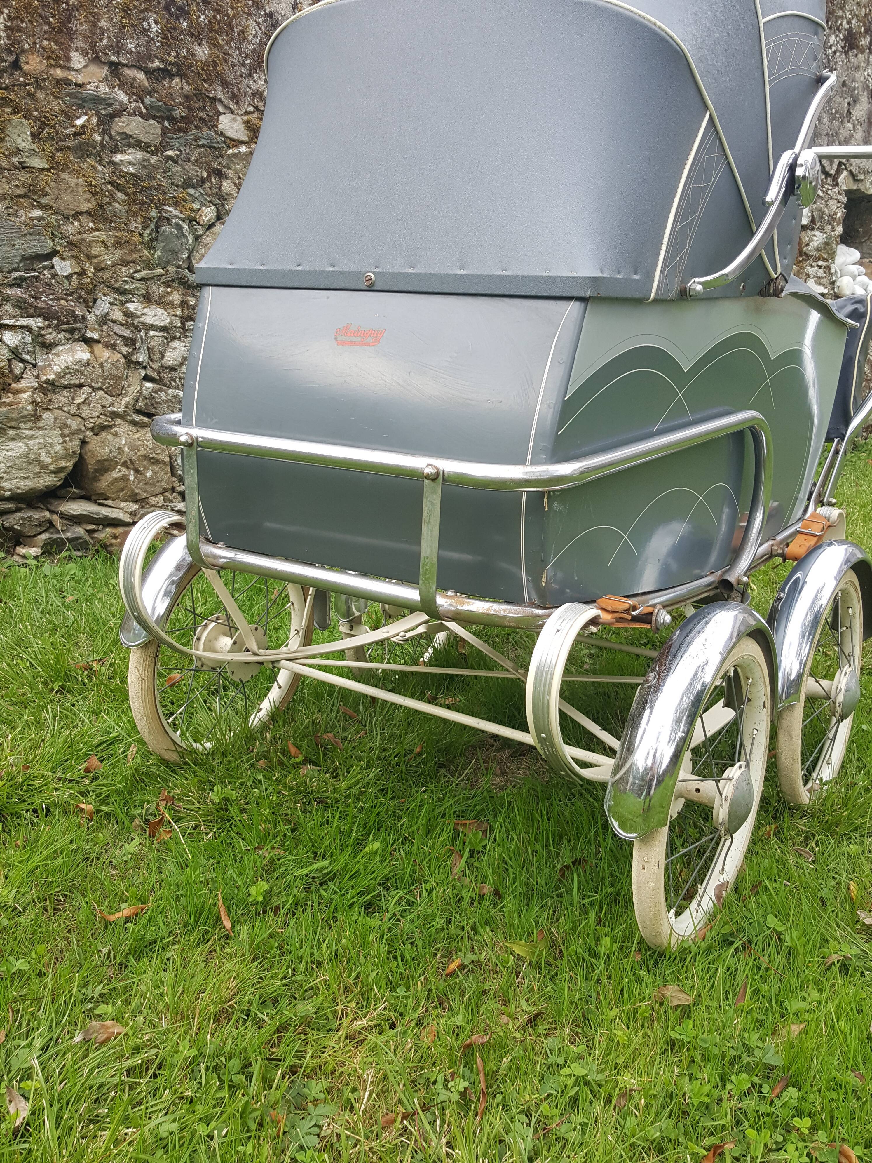 former 1950s pram that can be turned into a stroller