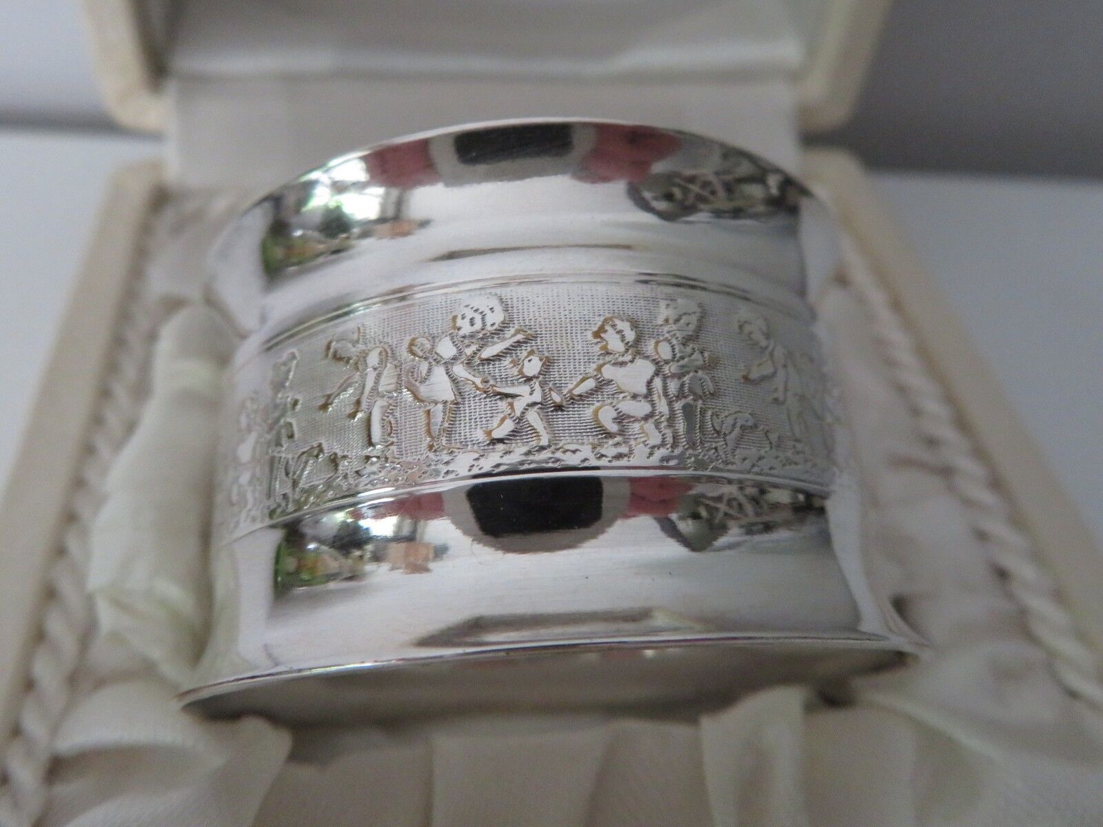 Towel ring birth 1963