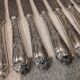 12 silver-plated table knives, Ercuis silversmith, Louis XV style, 29