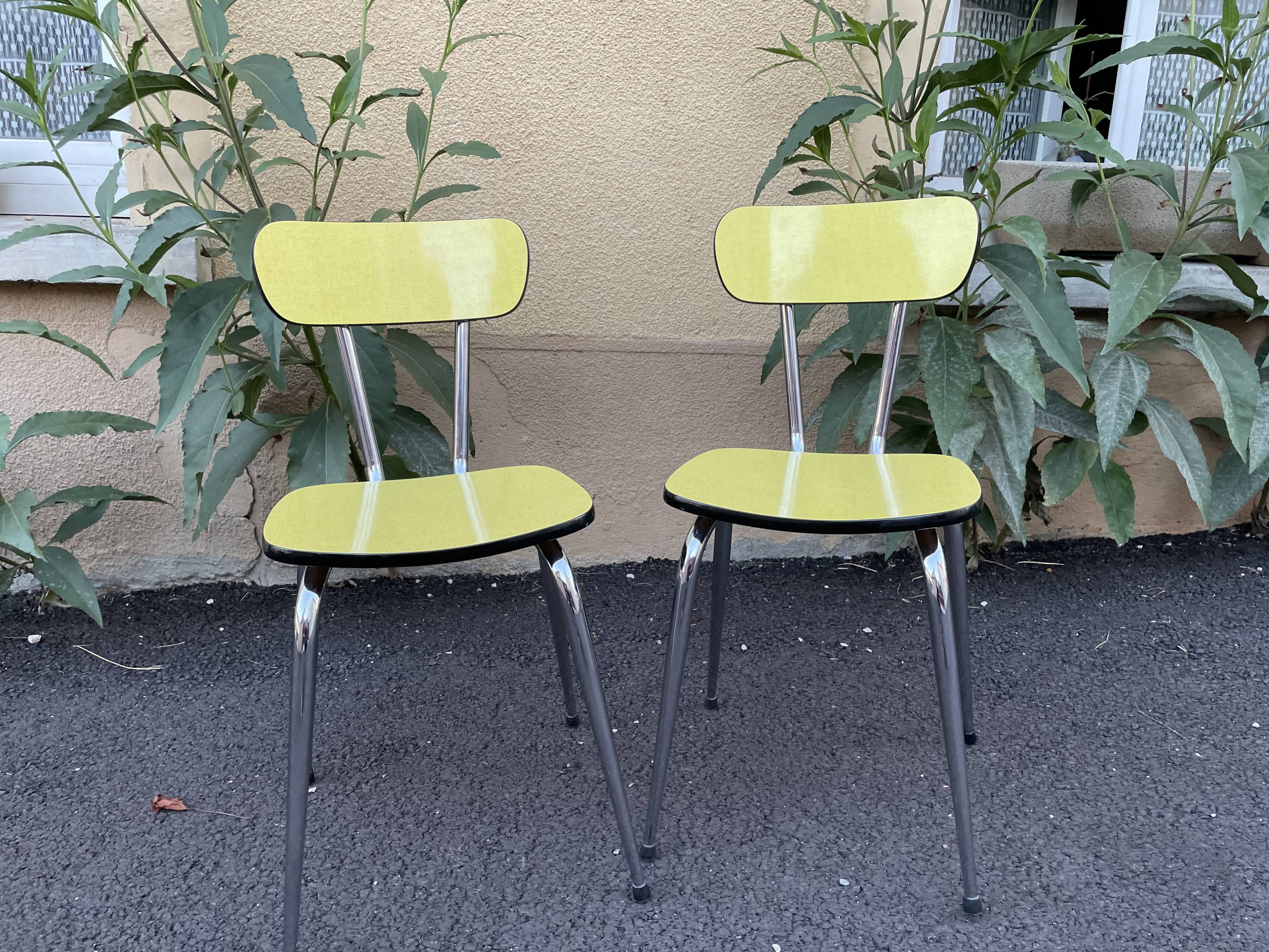 Chaises formica jaune et noir