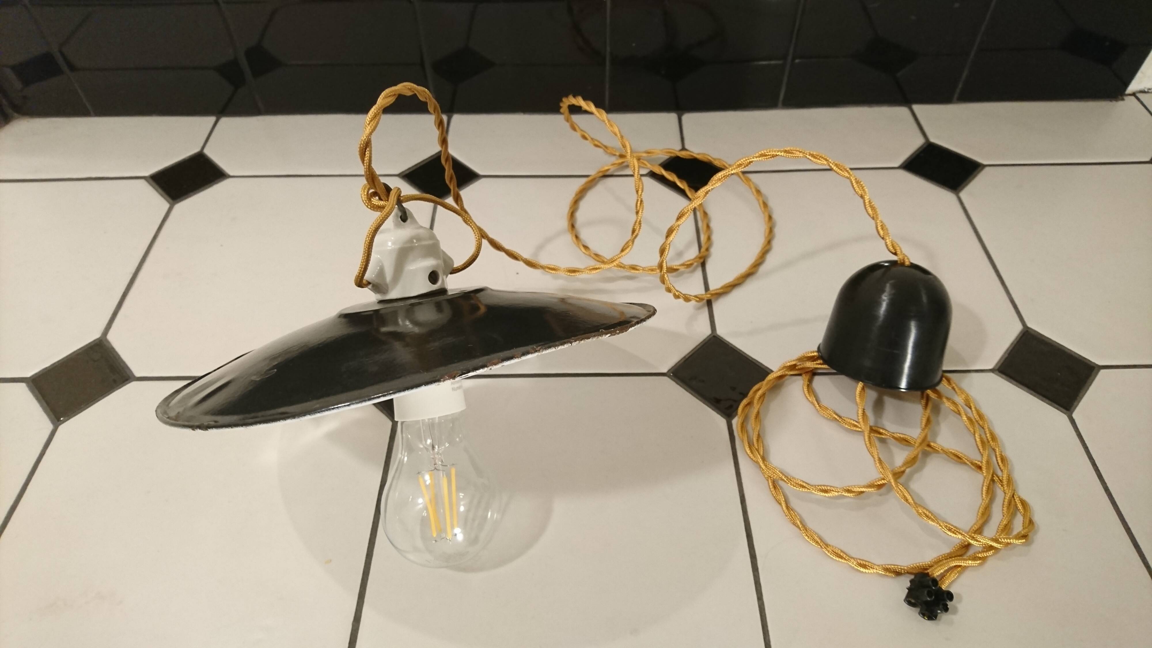 Chandelier workshop metal enamelled porcelain base