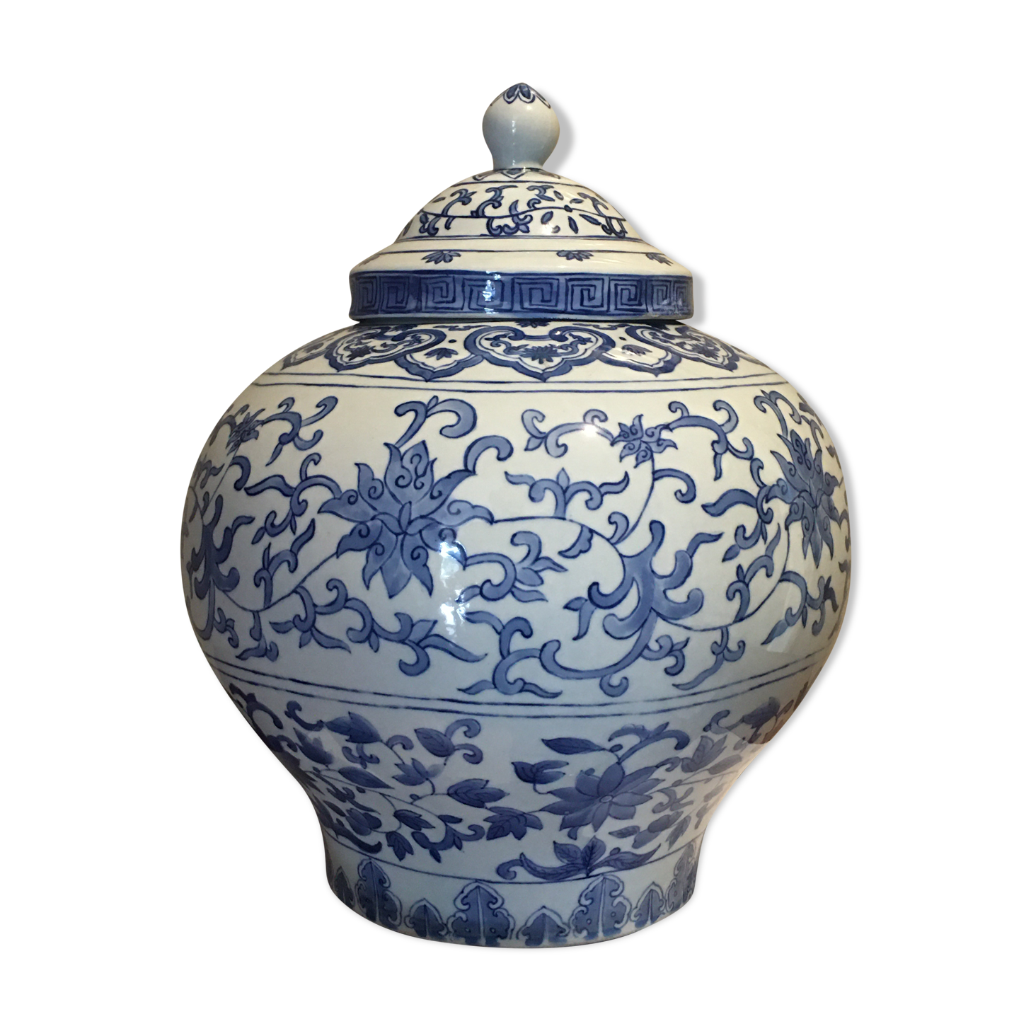 Chinese covered pot
