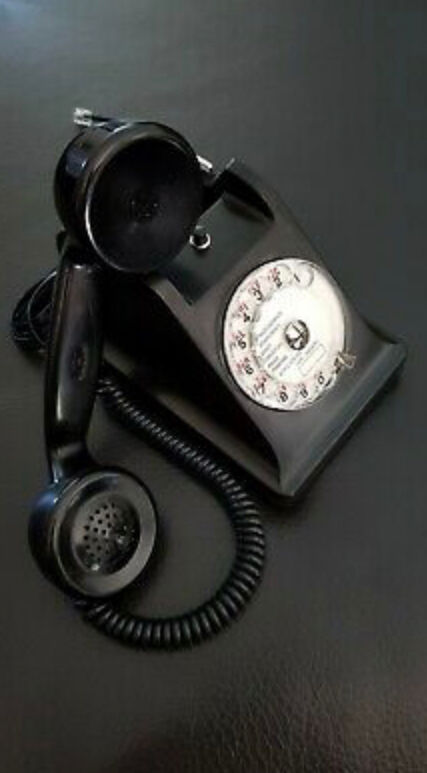 U43 retro phone in black Bakelite