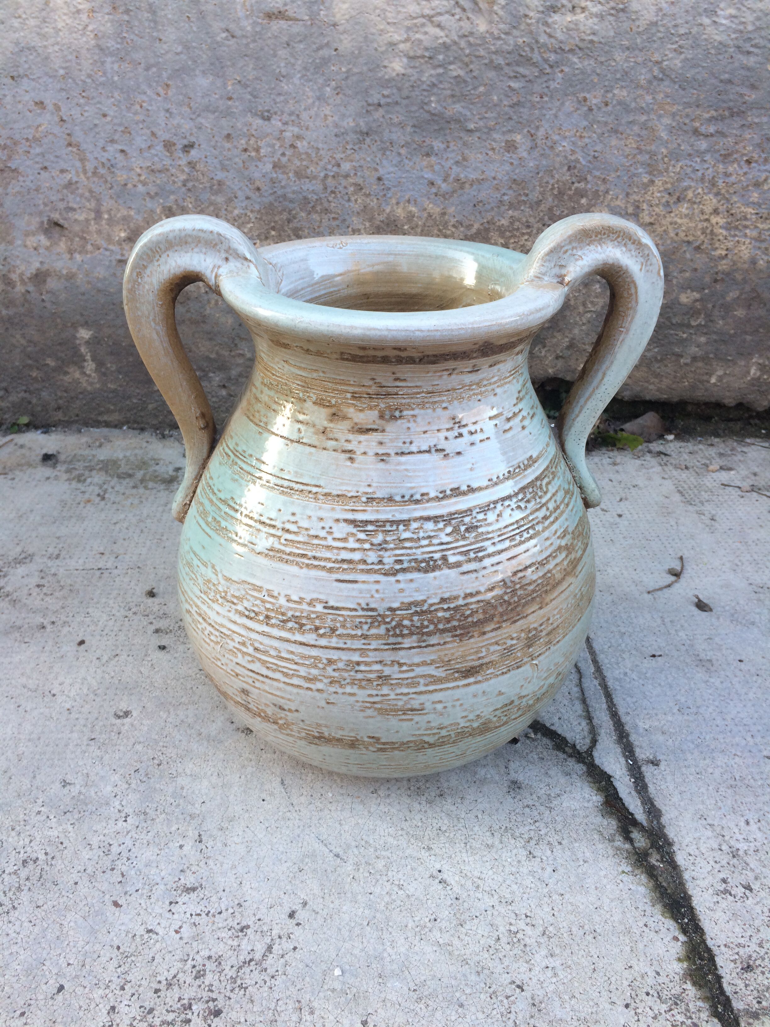 Jar or vase in blue earth 33 x 29 cm
