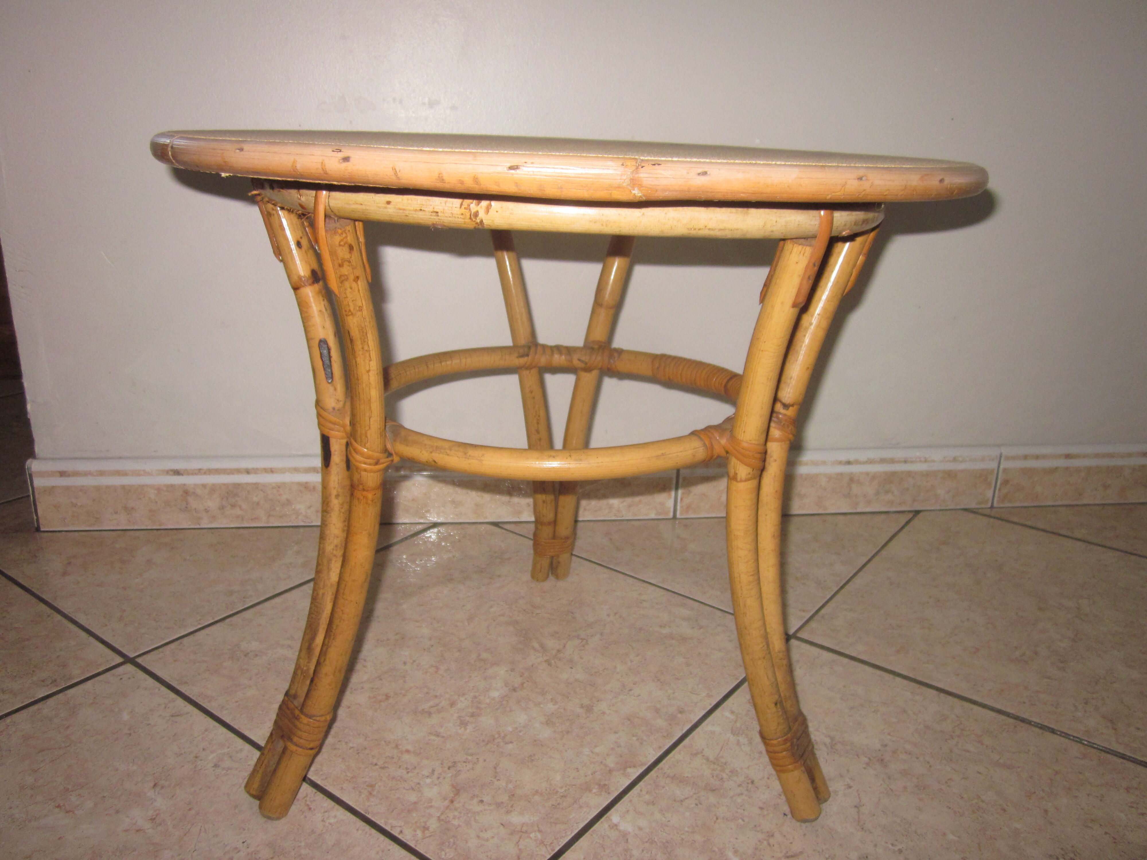 Table basse en rotin