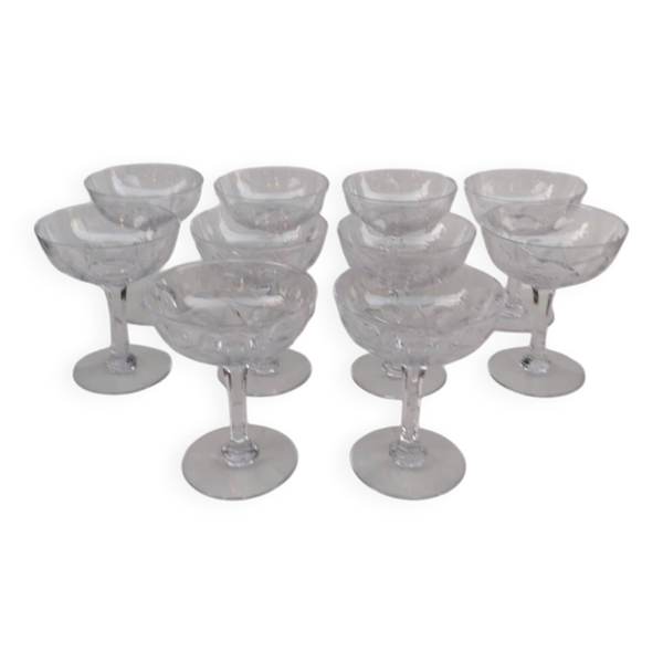 10 coupes à champagne en cristal de saint Louis, modèle VIC.