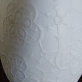 Small Kaiser biscuit vase