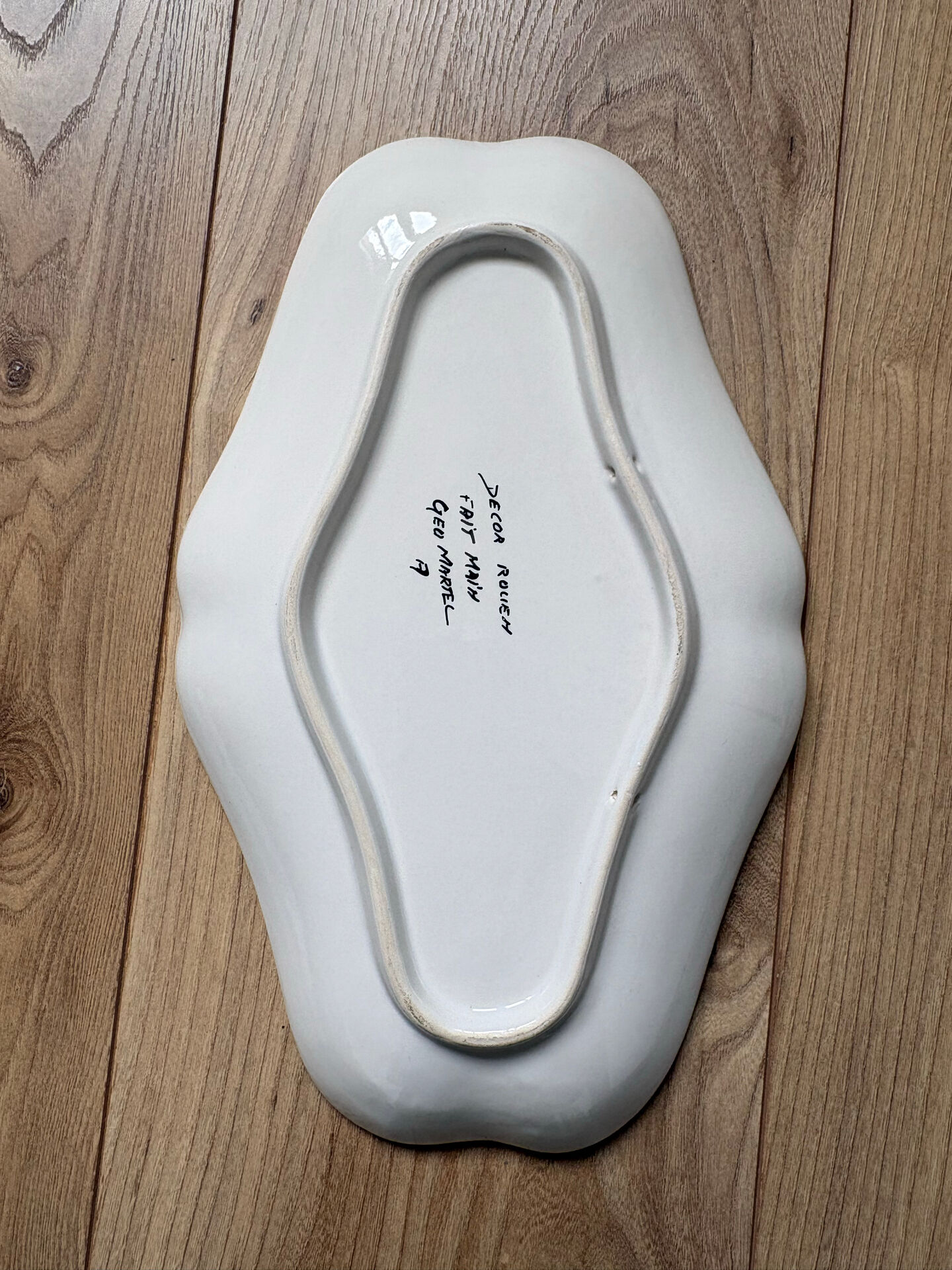 Antique serving dish in faience from Desvres - Signed Géo Martel - Decoration
