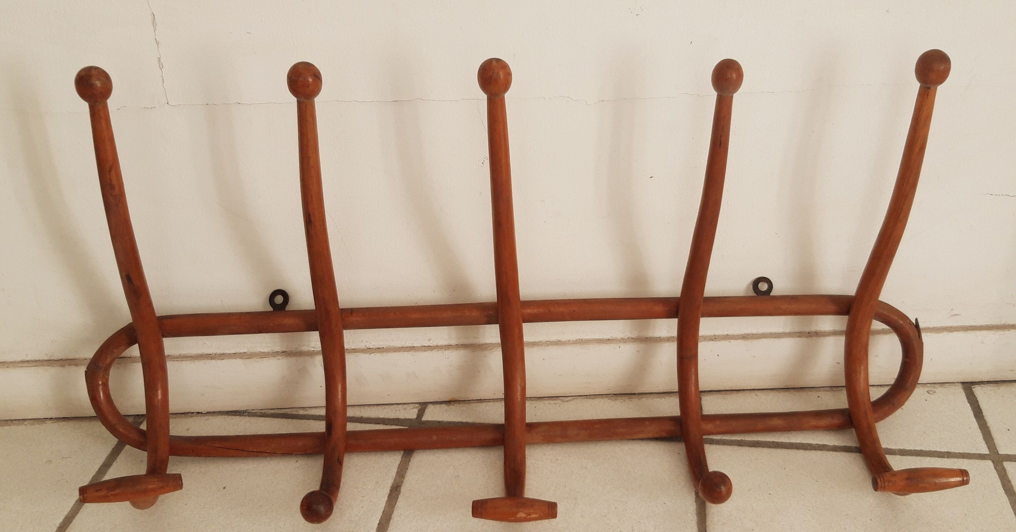 Wall coat rack