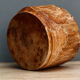 Coupe en bois brutaliste