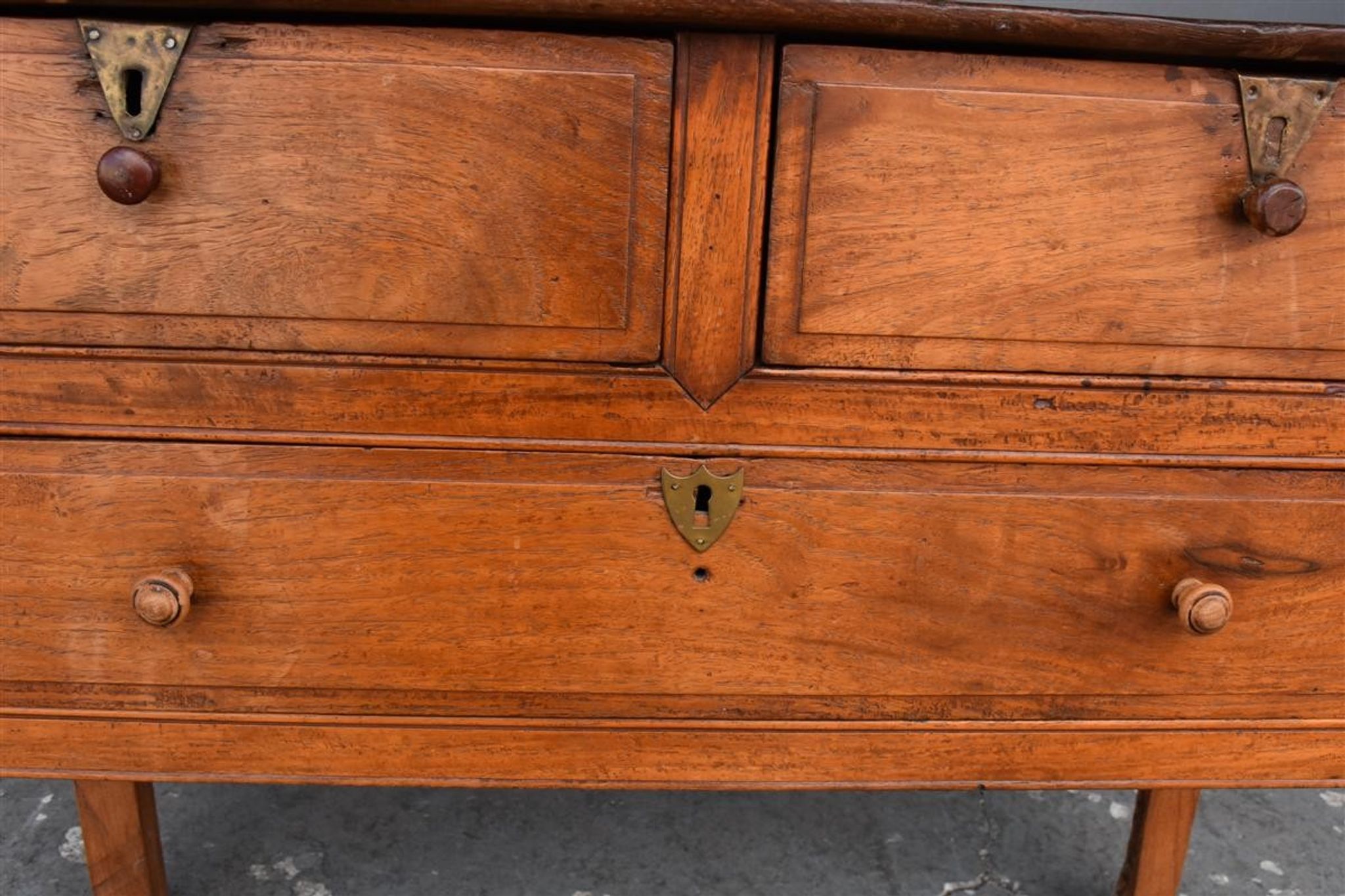 Early nineteenth rosewood Dresser