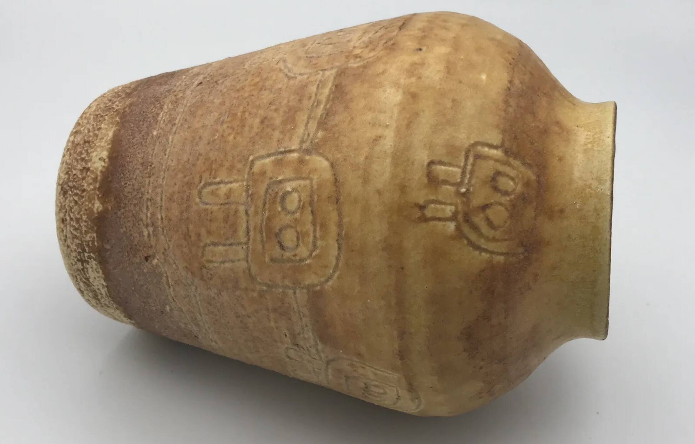 Vase vintage en céramique d’accolay, art brutaliste, signé hubert guy