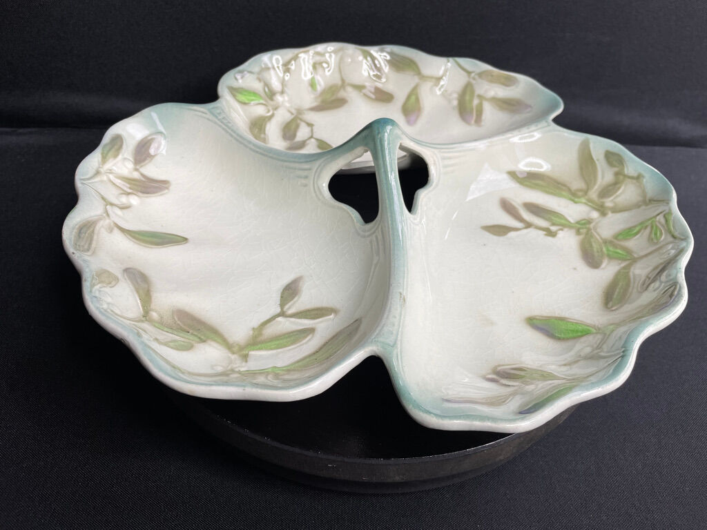 Faiencerie de Saint-Clément - Service dish "called beggar" - Art Deco - Earthenware - Mistletoe décor
