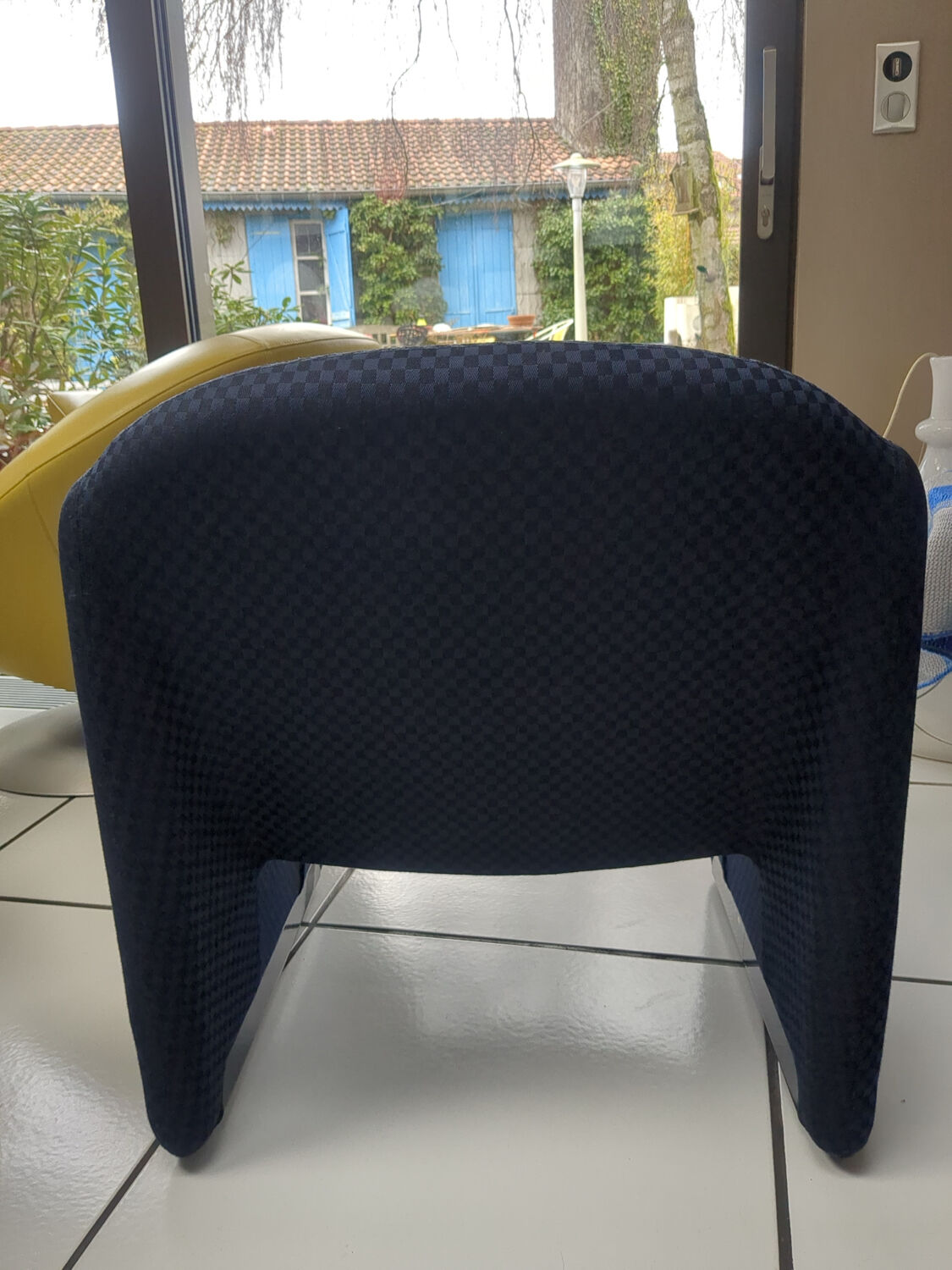 “Ben” armchair by Pierre Paulin for Artifort – 1980s – Geometric fabric