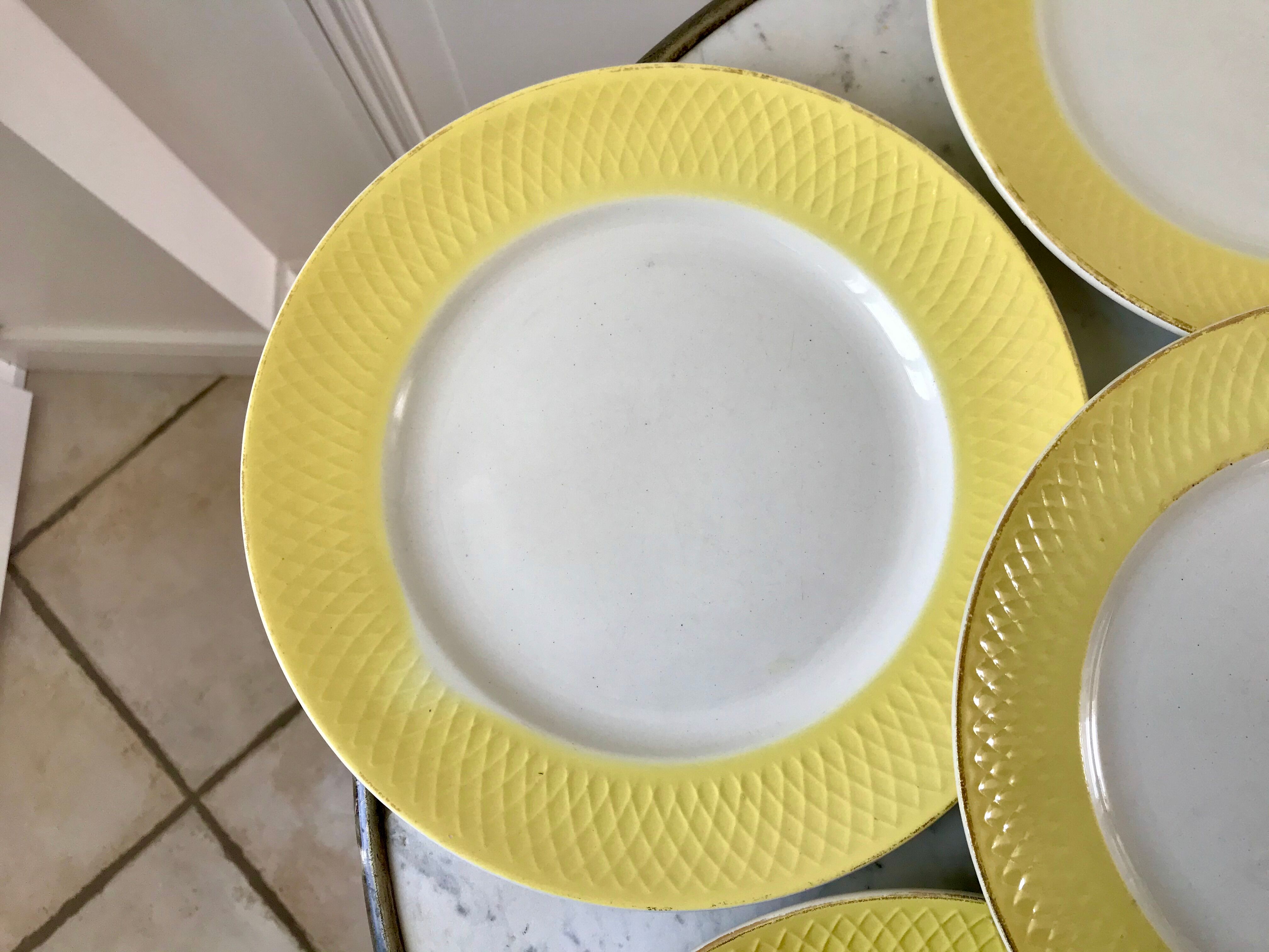 set of 6 flat plates Moulin des Loups textured canary yellow 50s