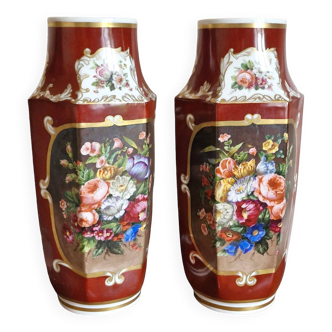 Duo de vases XIXe en porcelaine de Paris J.P