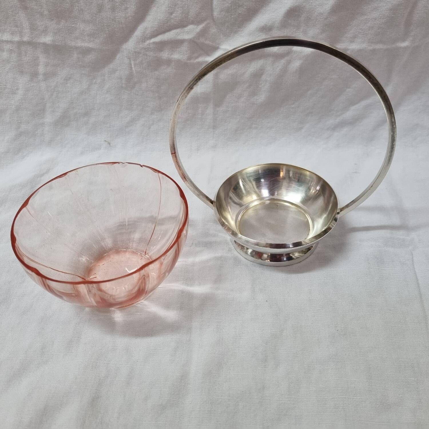 Red fruit bowl, silver