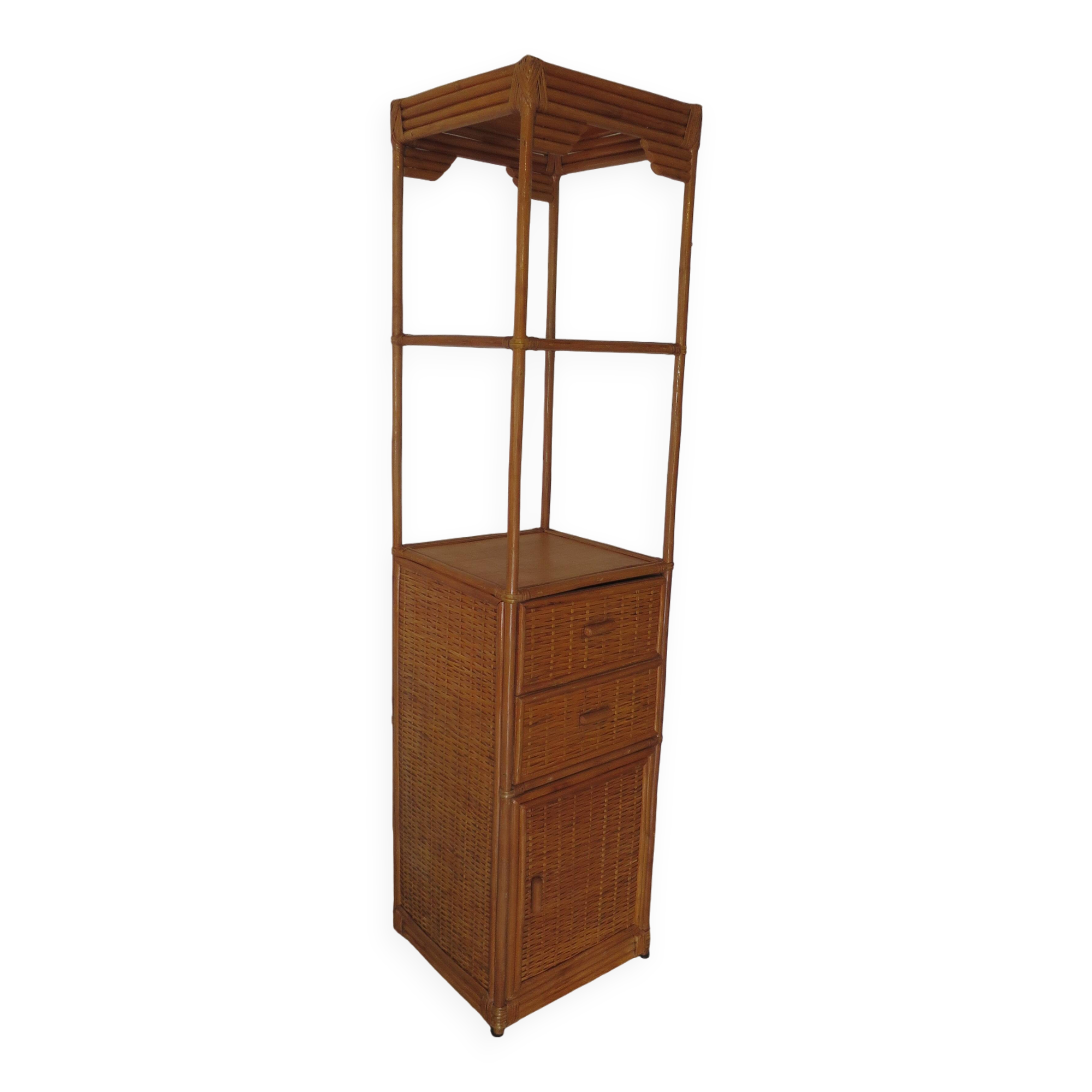 Storage column, wooden bookshelf and woven rattan.