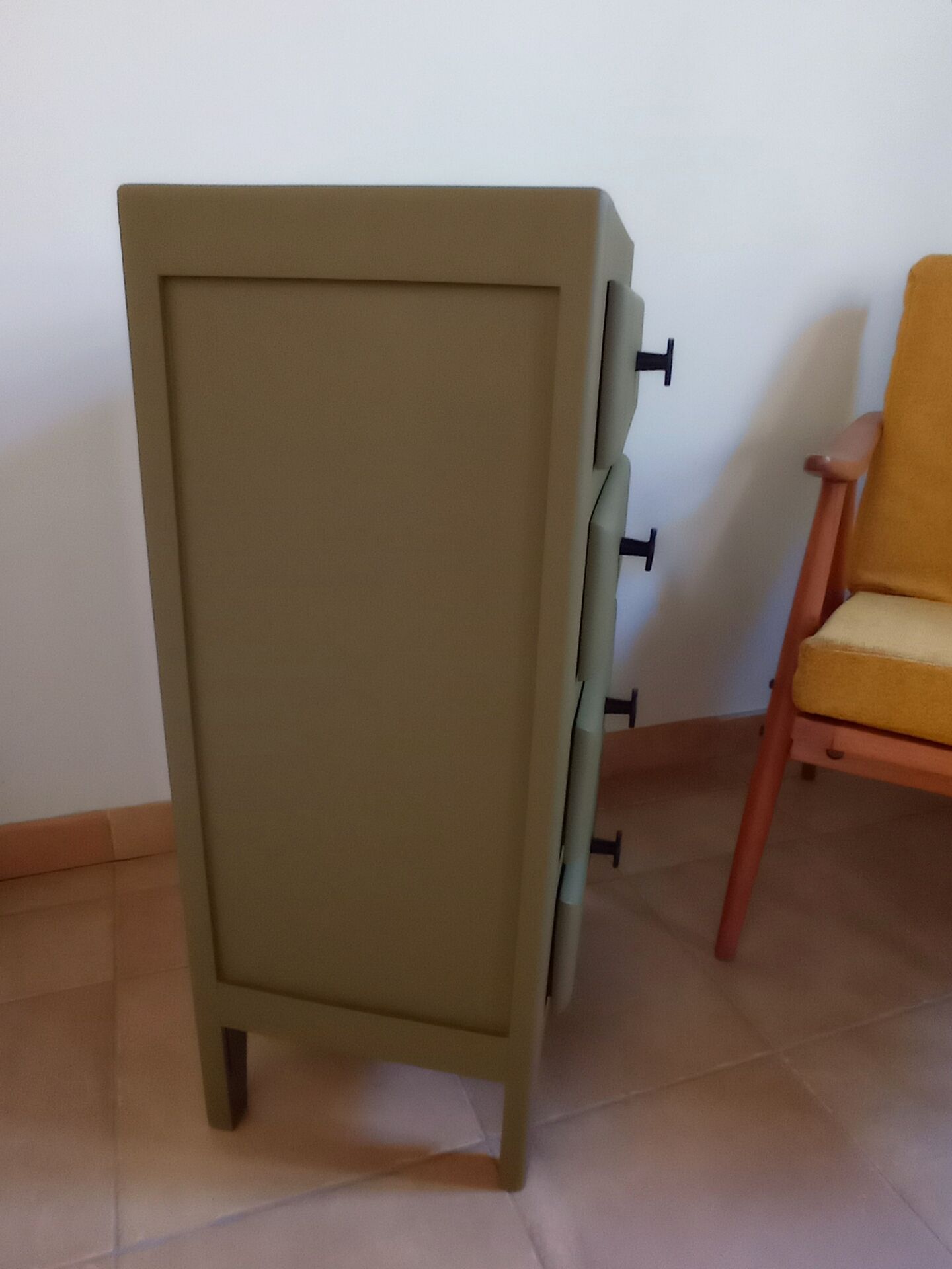 Chiffonnier vintage