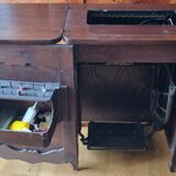 1935 SINGER sewing machine in furniture