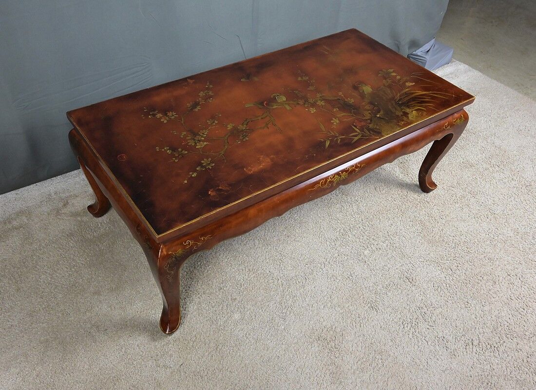 Lacquered wooden coffee table, China – Mid 20th century