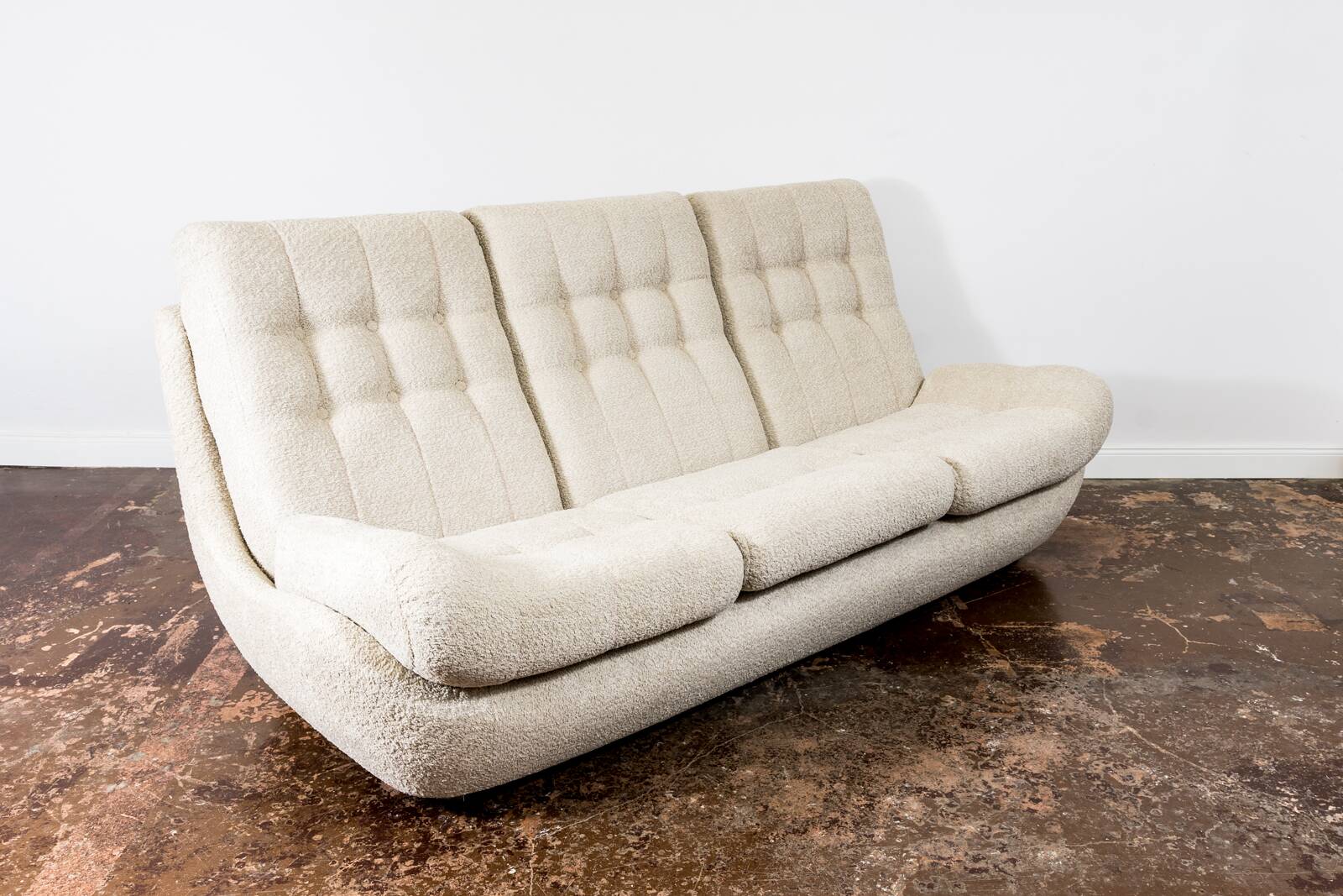 Space age 3 seater sofa Atlantis in beige boucle 1970's