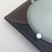 Applique ou plafonnier en verre dépoli et matière façon cuir