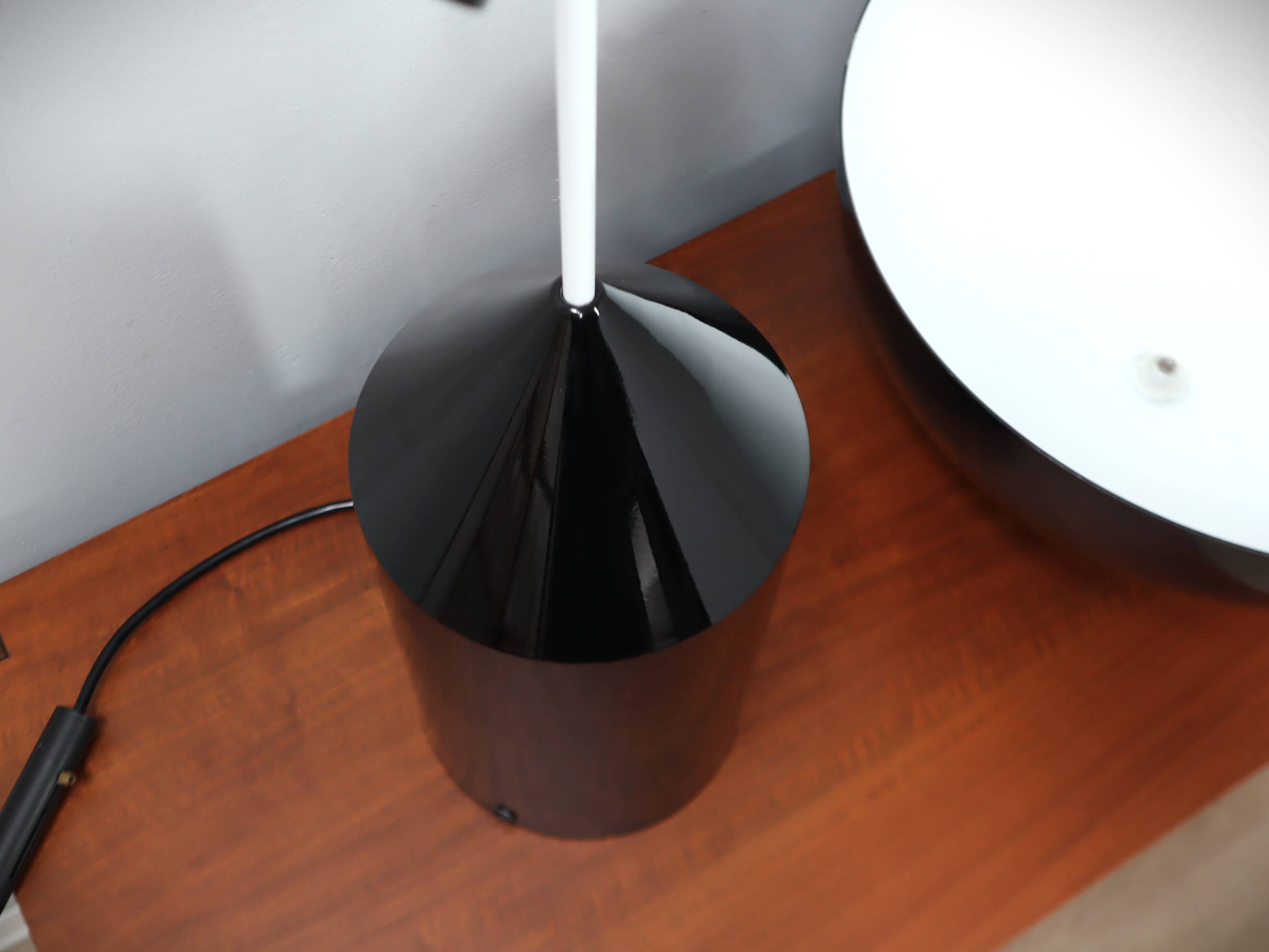 Lampe de table Oluce Atollo 233 Vico Magistretti grande version précoce des années 1980